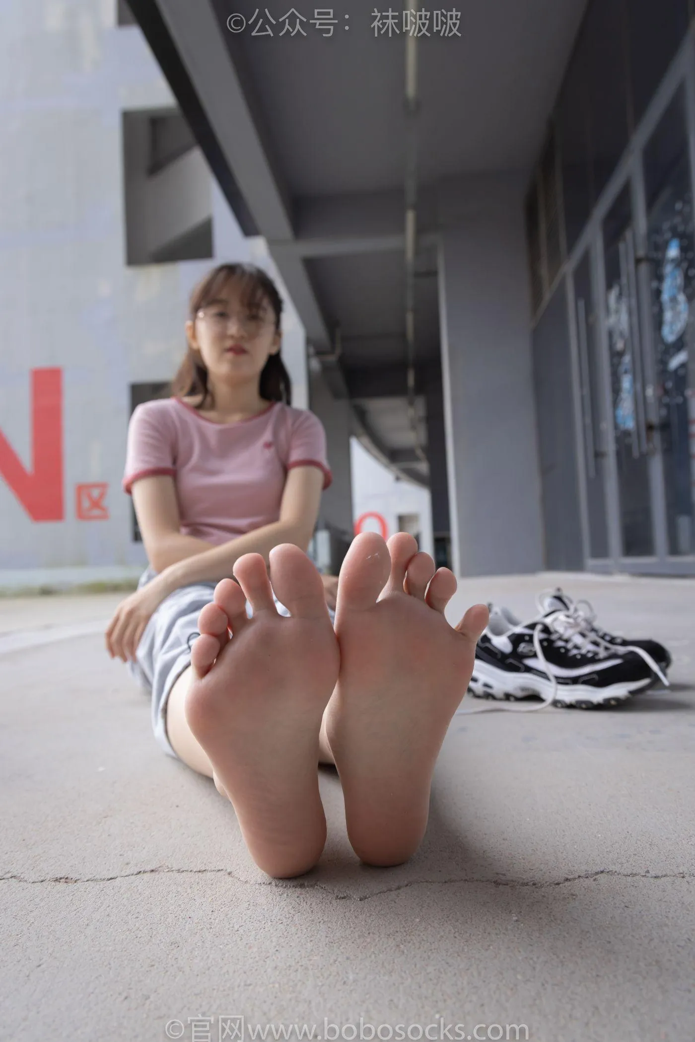 [BoBoSocks袜啵啵]NO.016 熊熊-斯凯奇运动鞋、棉袜（踩脏）、裸足 [147P]插图5